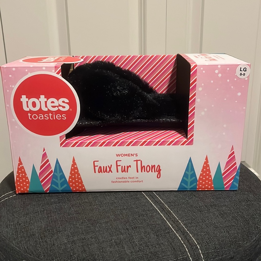 NWT Totes Toasties Size 8-9 Faux Fur Thong Slippers